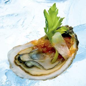 Oysters with Bloody Mary Granita_image