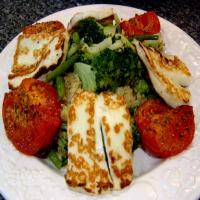 Spiced Couscous With Grilled Halloumi and Steamed Veggies_image