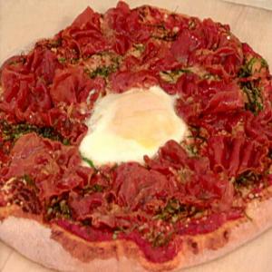 Pizza with Prosciutto, Spinach, Truffle Oil, and Egg_image