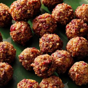 Dried Cranberry Sharp Cheddar Cheese Balls_image
