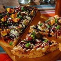 Flatbread with Fresh Figs, Monterey Jack, Blue Cheese and Red Wine Reduced Vinaigrette image