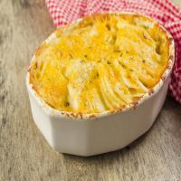 Scalloped Potatoes with Three Cheeses_image