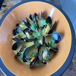 Mussels in a Mango Chutney Curry_image