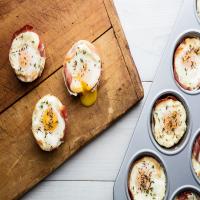 Eggs Baked in Crispy Prosciutto Baskets_image