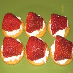Strawberry Cream Cheese Snacks_image