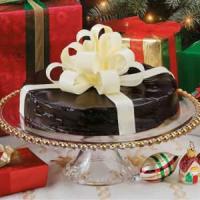 Gift-Wrapped Chocolate Cake_image
