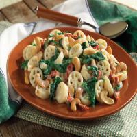 Pasta with Wilted Greens And Cashew Sauce_image