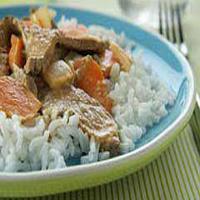 Curried Beef Strips Over Rice_image