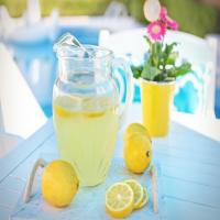 Agua de limón amarillo con epazote. Receta fácil de agua fresca_image
