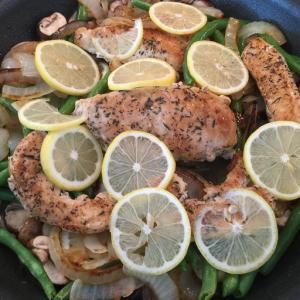 Lemon Chicken with mushrooms,green beans & caramelized sweet onion Recipe image
