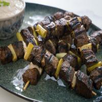 Grilled Steak Skewers with Horseradish_image