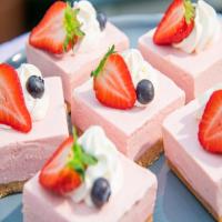 No-Bake Strawberry Cheesecake Bars_image