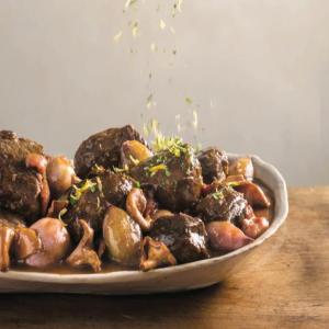 Braised Beef with Shallots and Mushrooms_image