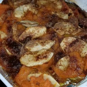 Scalloped Sweet Potatoes and Apples image