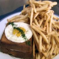 Croque-Madame, Sauce Mornay (Grilled Ham and Cheese Sandwich with a Fried Egg and Mornay Sauce)_image