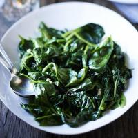 Wilted spinach with nutmeg & garlic image
