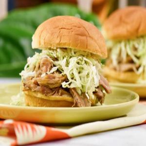 Slow-Cooker Hawaiian Pulled Pork Sandwiches_image