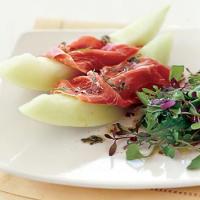 Honeydew and Prosciutto with Greens and Mint Vinaigrette_image