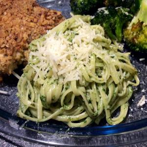 Linguine with Spinach-Herb Pesto_image