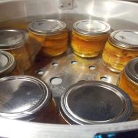 Canned Peaches With Bourbon_image