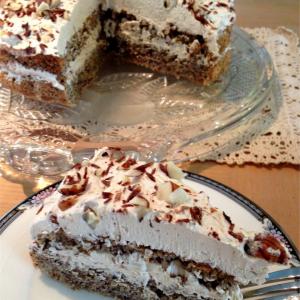 Hungarian Flourless Hazelnut Cake_image