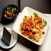 Angel Hair Pasta With Peppers and Tomatoes image