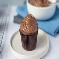Easy Chocolate Buttercream Icing_image