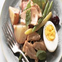 String Bean, Olive, and Flaked-Tuna Salad_image