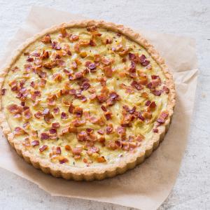 French Onion and Bacon Tart_image