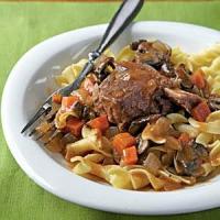 Braised Short Ribs with Egg Noodles Recipe_image