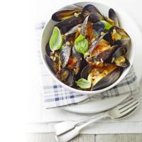 Mussels with tomatoes & chilli image