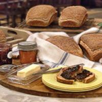 Honey Whole-Wheat Bread with Barry Manilow_image