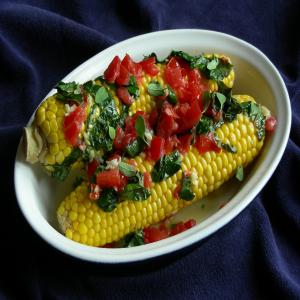 Grilled Corn Cobs With Tomato-Herb Spread_image