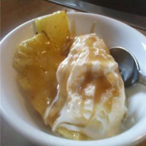 Grilled Pineapple Butterscotch Sundaes_image