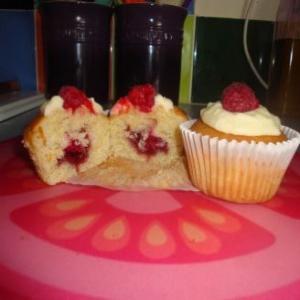 Raspberry explosion muffins_image