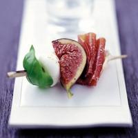 Marinated figs with prosciutto, mozzarella & basil image