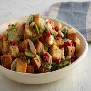 Red Pepper and White Bean Panzanella with Chicken_image