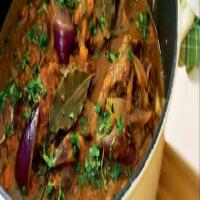 Braised beef in Guinness with caramelised red onions | Asda Good Living_image