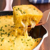 Cheese-Stuffed Cornbread_image