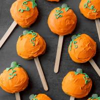 Pumpkin Cookie Pops image