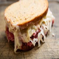 Classic Reuben Sandwich (Corned Beef on Rye With Sauerkraut and Swiss) Recipe_image