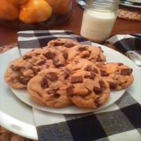 Perfect Bakery-Style Chocolate Chunk Cookies_image
