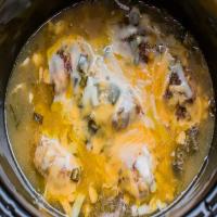 Slow Cooker Green Chile Cheesy Chicken_image