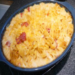 Macaroni and Cheese With Tomato image