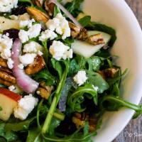 Arugula and Apple Salad with Goat Cheese and Pecans_image