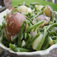 Herbed Red Potatoes and Baby Green Beans_image