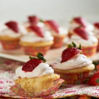 Vanilla Cupcakes with Whipped Strawberry Frosting Recipe - (4.5/5)_image