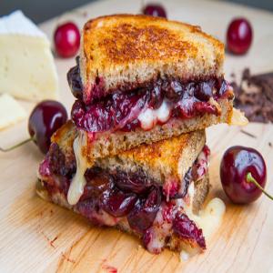 Balsamic Roasted Cherry, Dark Chocolate and Brie Grilled Cheese Sandwich Recipe_image
