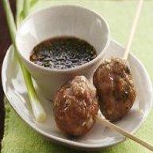 Vietnamese Meatball Lollipops with Dipping Sauce_image
