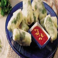 Veggie-Fish Spring Rolls with Dipping Sauce_image